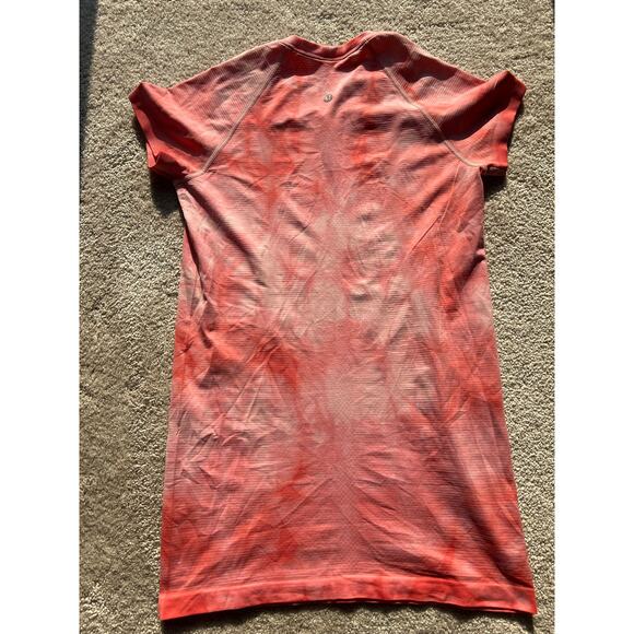 Lululemon tee Shirt - Picture 2 of 2